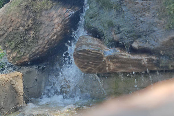 盘龙福地泉水