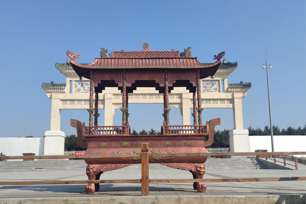 沈阳墓园祭祀礼仪：香炉上香，传承敬意与缅怀