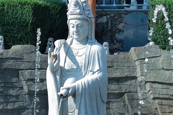 沈阳墓地倡导错峰祭祀，文明祭扫新风尚